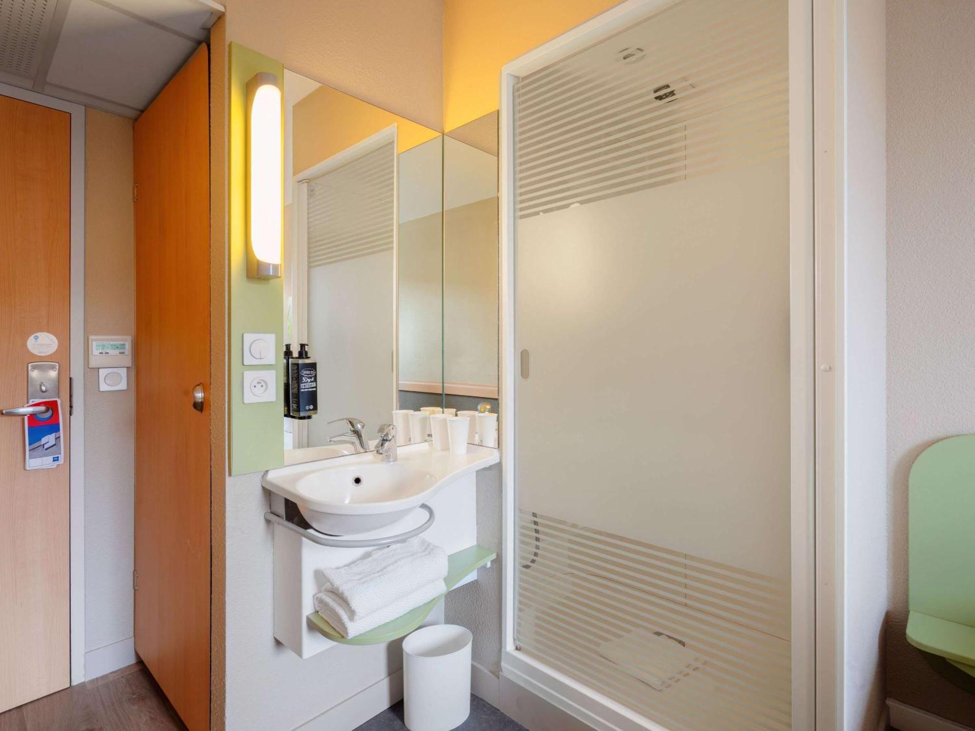 Ibis Budget Manosque Cadarache Luaran gambar