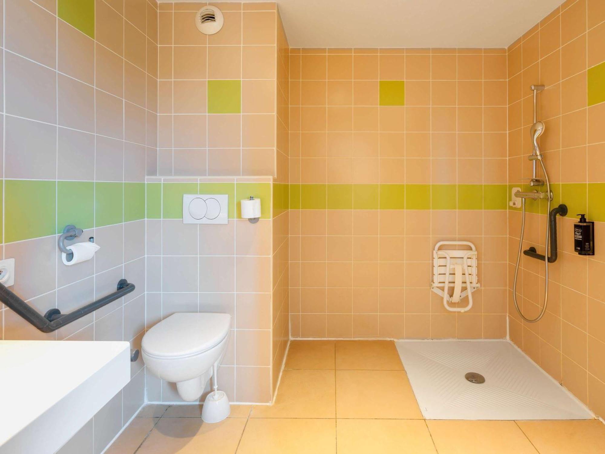 Ibis Budget Manosque Cadarache Luaran gambar