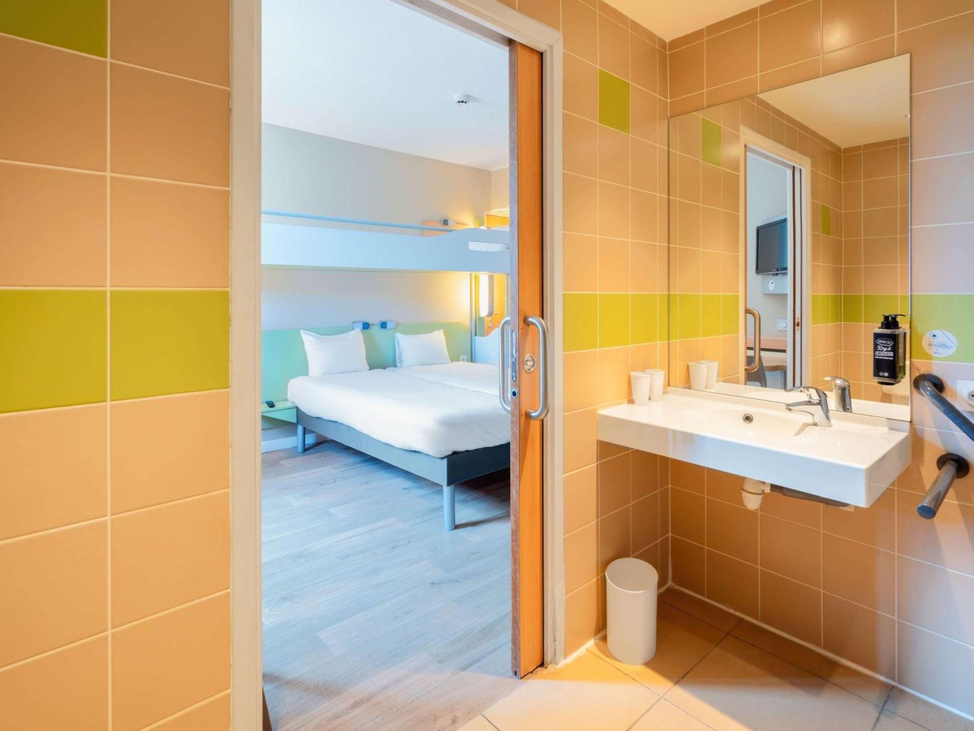 Ibis Budget Manosque Cadarache Luaran gambar