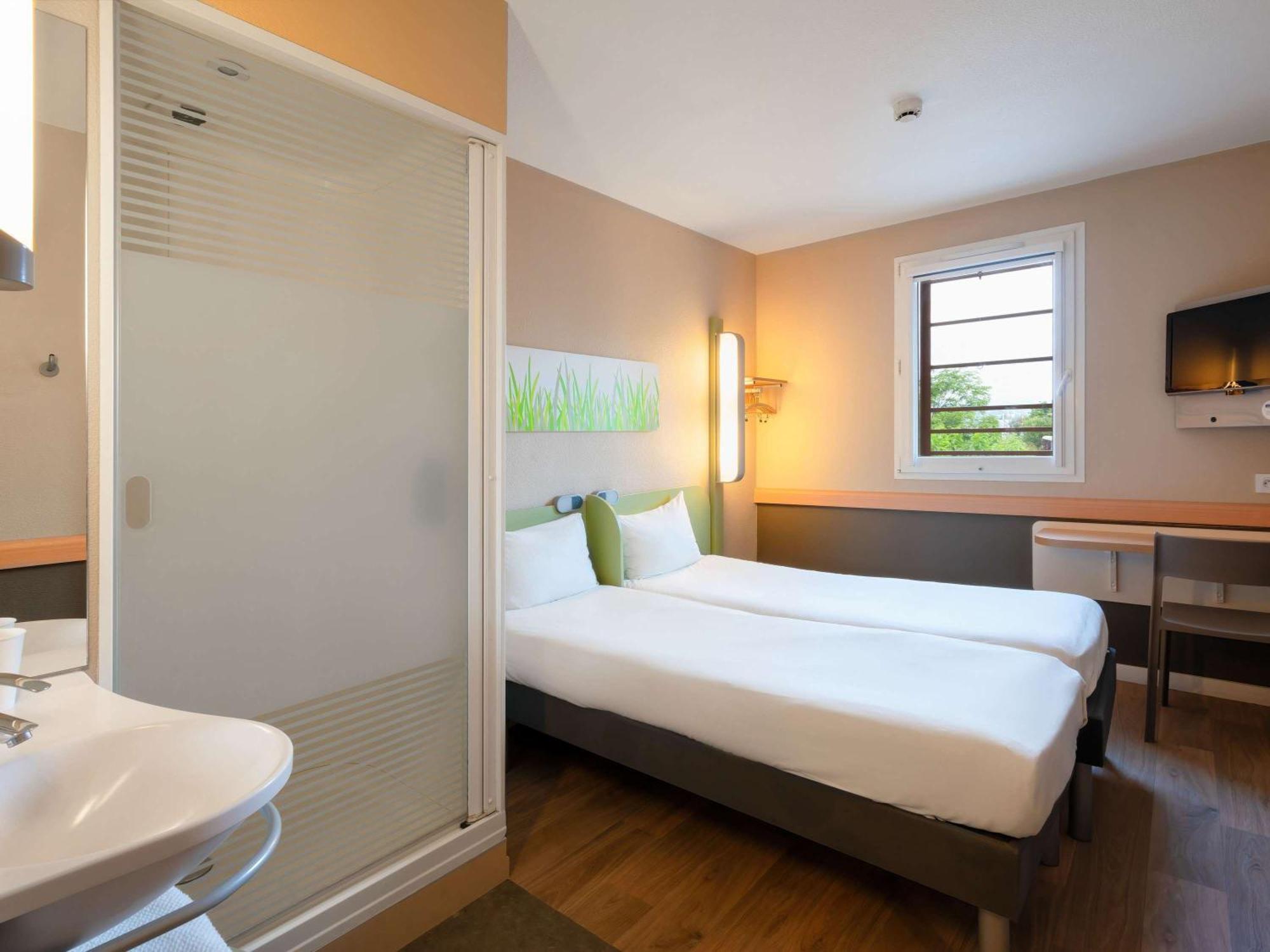 Ibis Budget Manosque Cadarache Luaran gambar