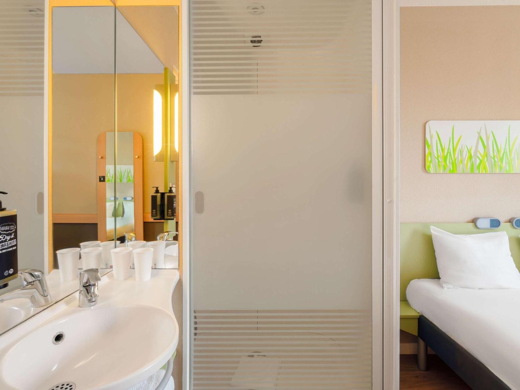 Ibis Budget Manosque Cadarache Luaran gambar
