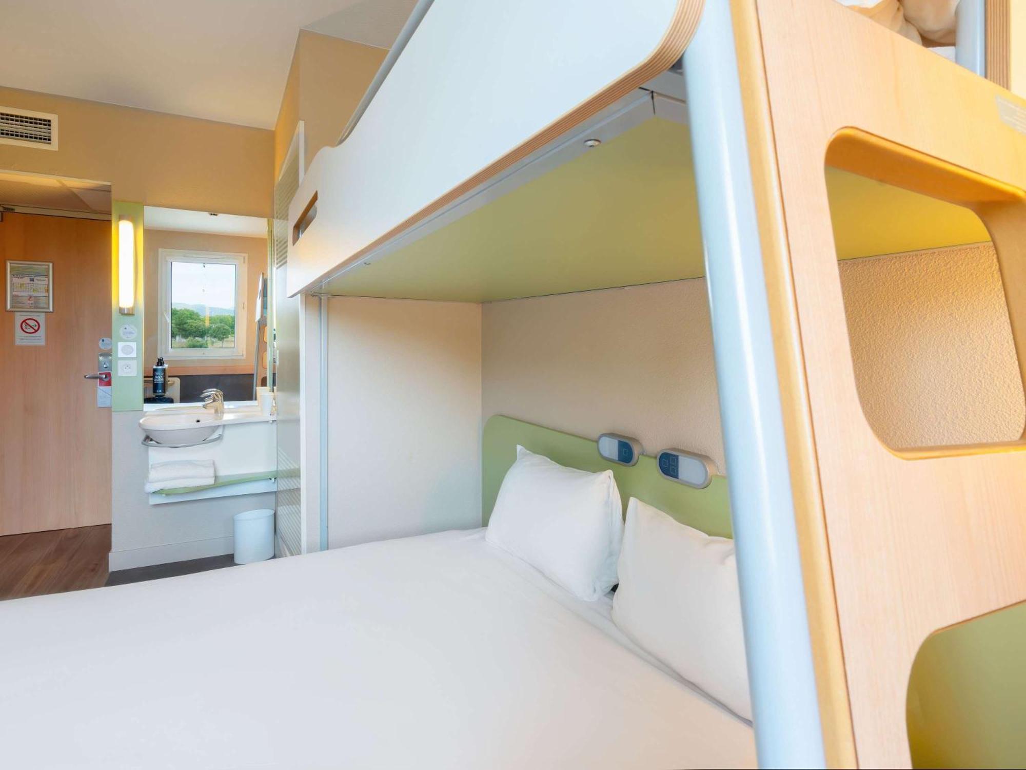 Ibis Budget Manosque Cadarache Luaran gambar