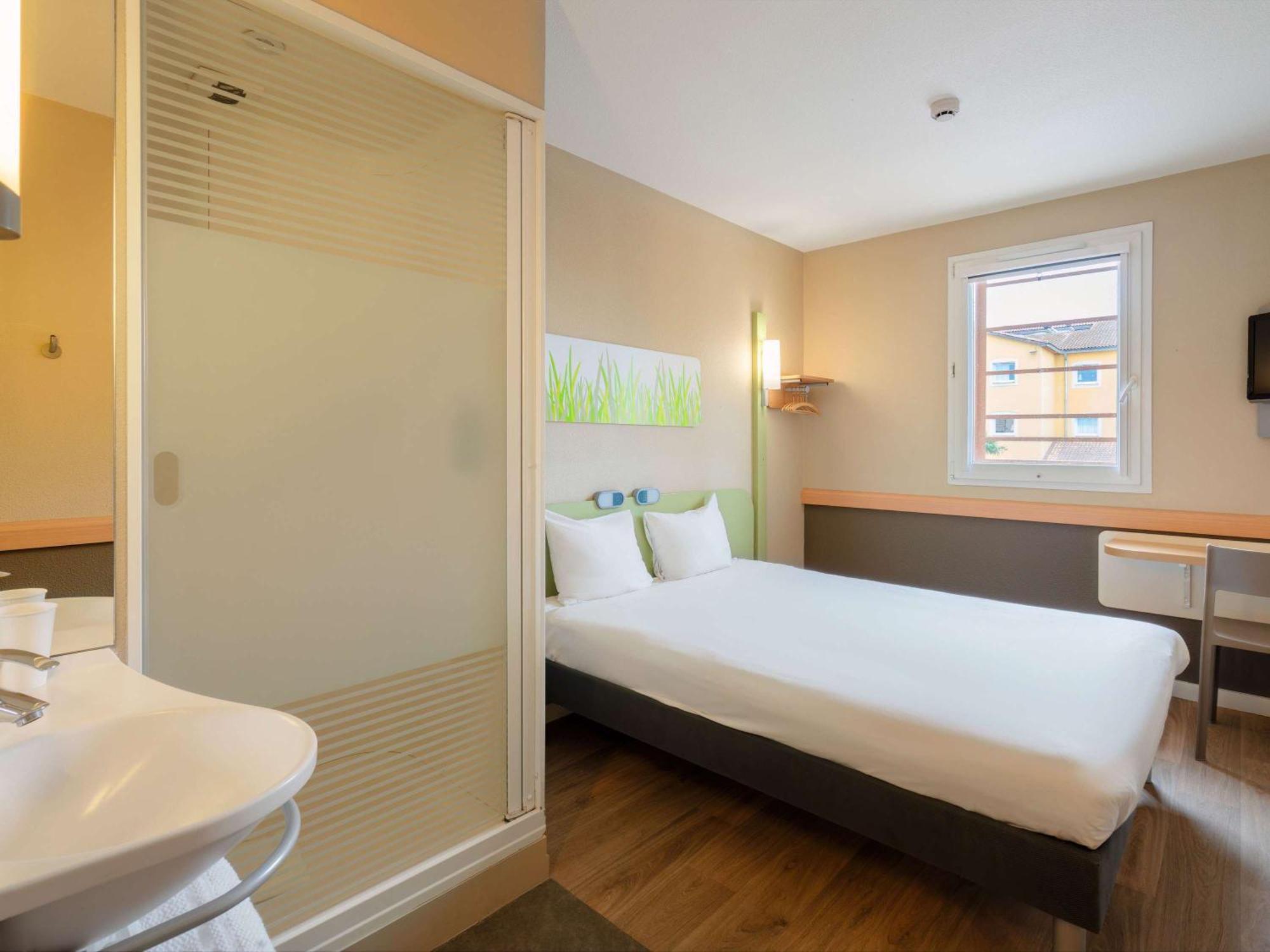 Ibis Budget Manosque Cadarache Luaran gambar