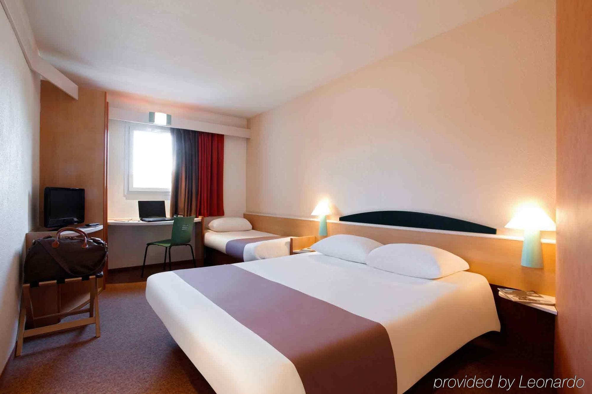 Ibis Budget Manosque Cadarache Luaran gambar