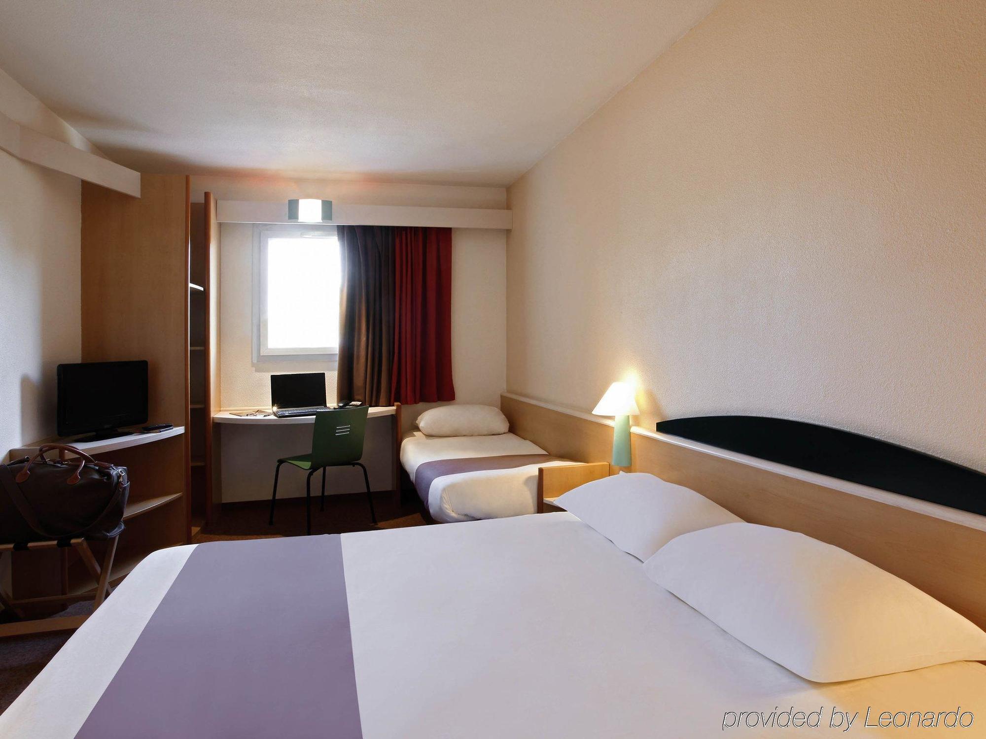 Ibis Budget Manosque Cadarache Luaran gambar